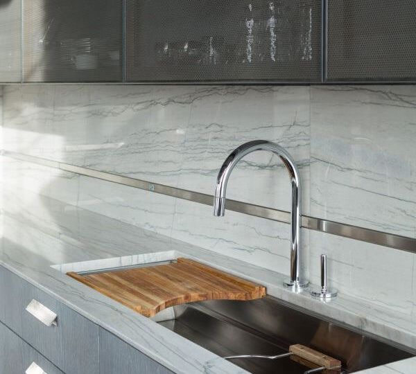 modern-kitchen-faucet
