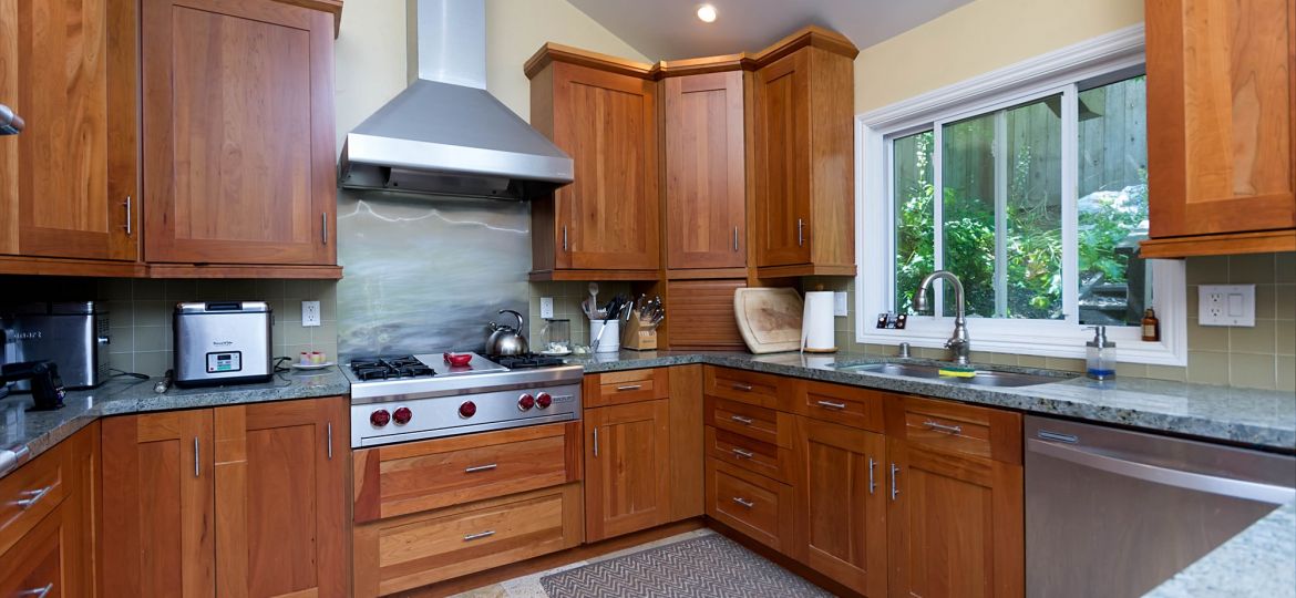 kitchen-cabinet