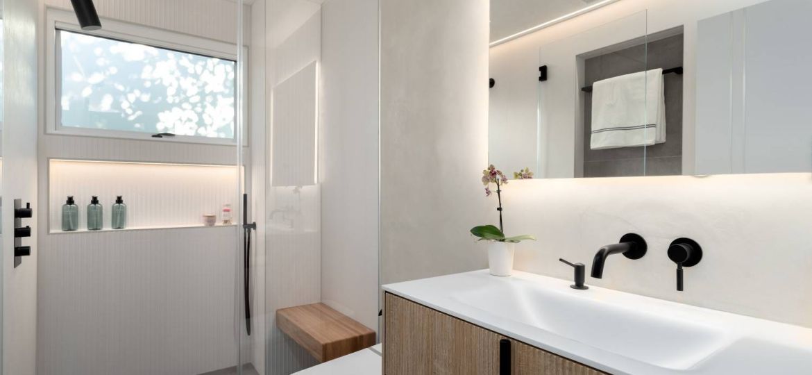 european-minimalist-bathrooms